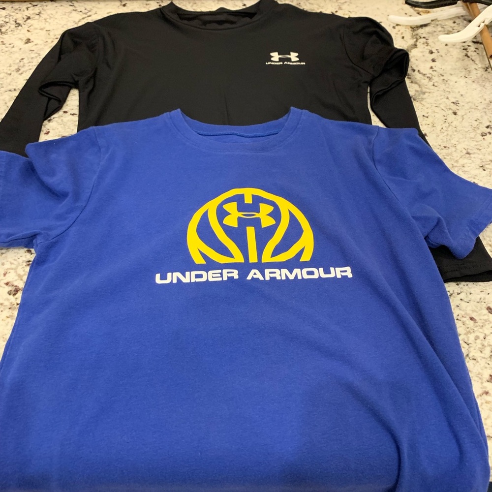 Boys Under Armour Youth Large set of 2